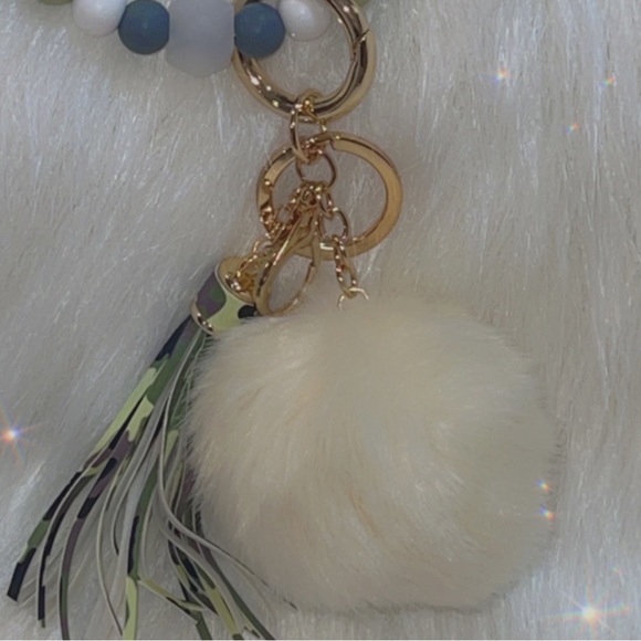 Boujee Beaded Wristlet Keychain - Picture 4 of 4